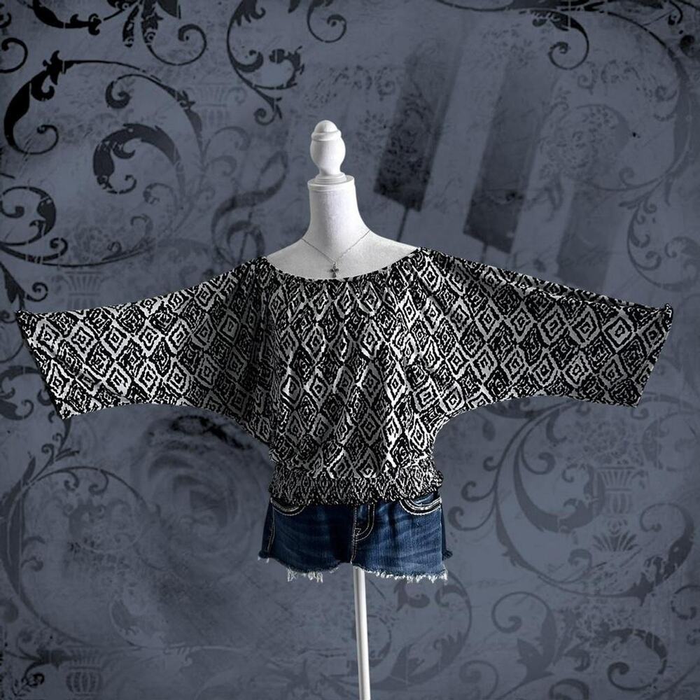 abstract geometric diamond print black & white dolman blouse